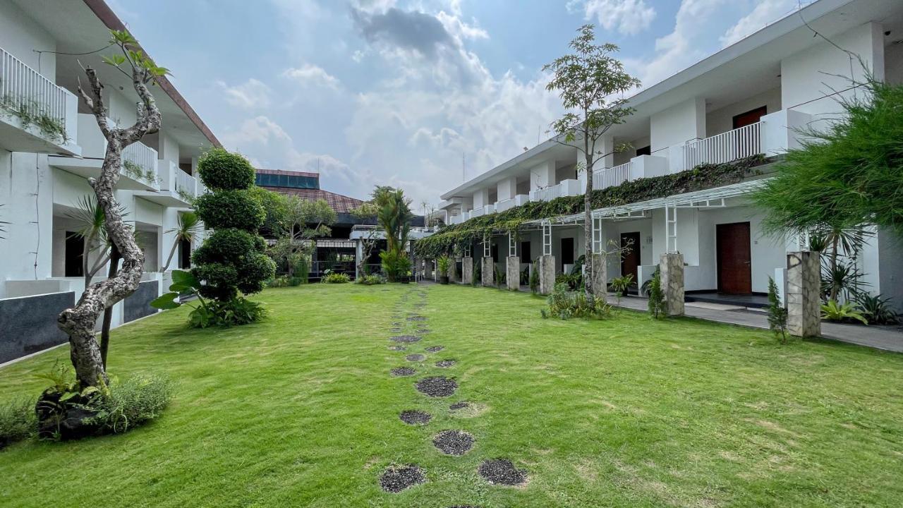 Lpp Convention Hotel Demangan Pakualaman Exterior photo