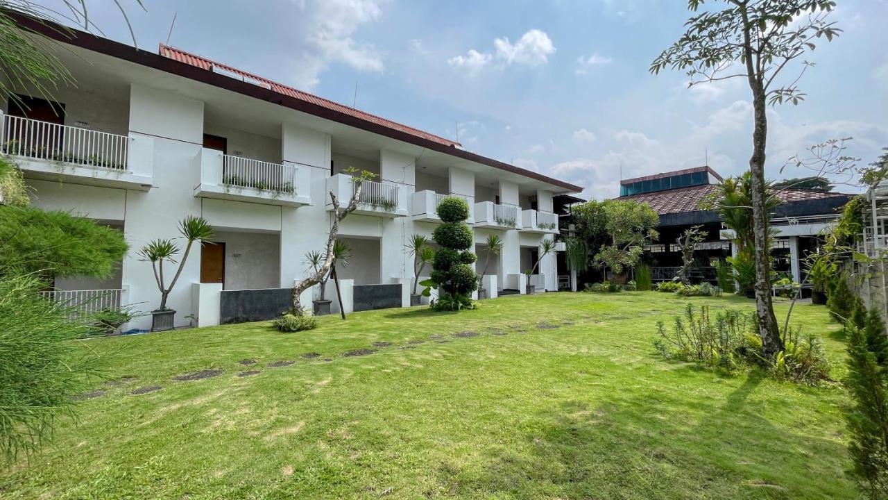 Lpp Convention Hotel Demangan Pakualaman Exterior photo
